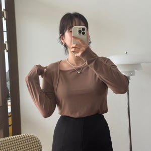 [MADE]사선트임T 레벨제이 자체제작 봄 가을 여성 데일리 기본 사선 스퀘어넥 포인트 트임 티셔츠