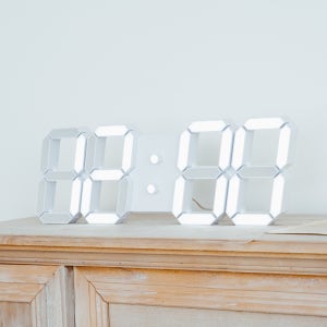 3D LED 무소음 디지털 거실 집들이 회사인테리어 리모컨 날짜 온도 알람벽시계38CM