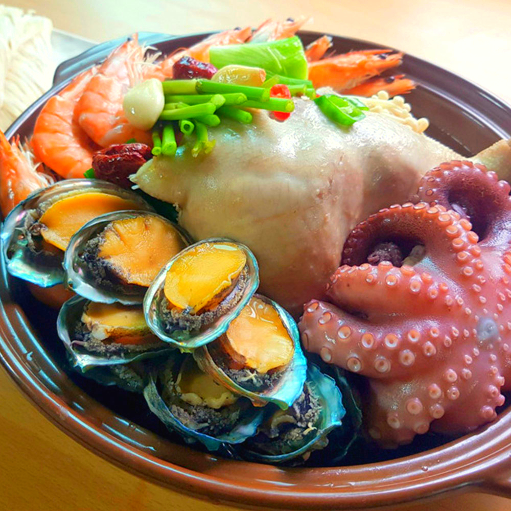 [보양맛집]푸짐한 명품 통영 해신탕 2인용 / 삼계닭 문어 전복 새우 약초 보양식