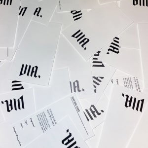 피오니 앤 블러쉬 스웨이드 니치향수 시향지 비아퍼퓸