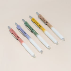 모리스 저스트클릭 아티카 커버 샤프 감성컬러 필기용 원클릭 노크식