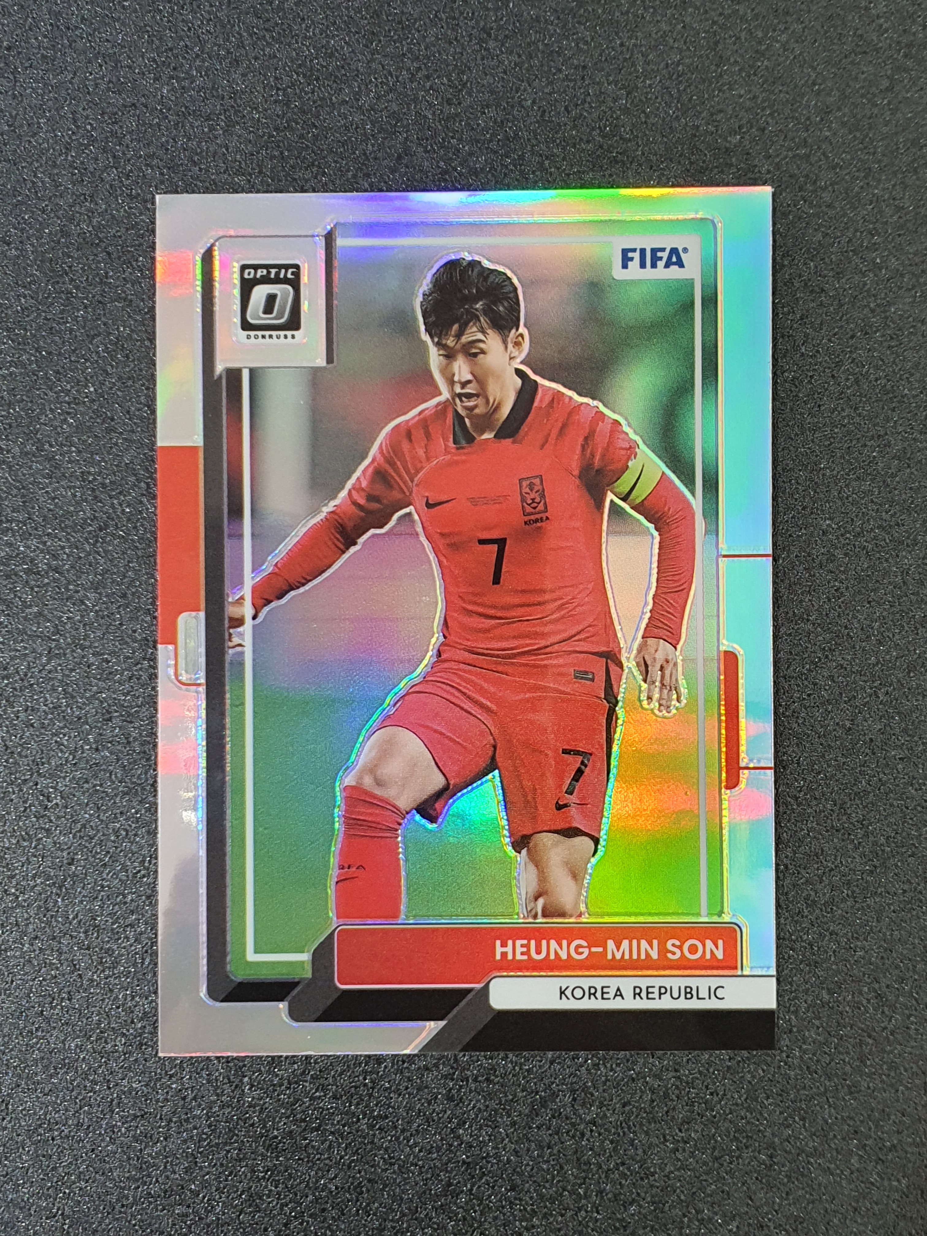 2022-23 파니니 돈러스 FIFA Heung-Min Son 실버 프리즘 손흥민 베이스 축구 카드
