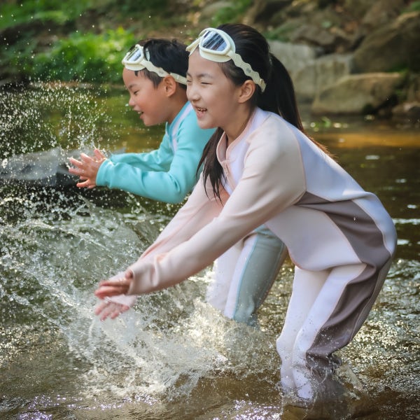 릴리앤필립 키즈 네오프렌 스윔슈트 냄새 없는 아기 유아 전신 웻수트 체온유지 어린이 수영복