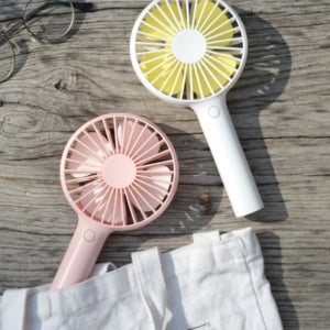 고성 Mini Fan USB 충전식 가벼운 저소음 무선 선풍기 선물 장시간 사용 조용한 휴대용 선풍기