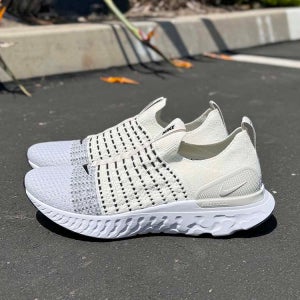 나이키 런닝화 남성 리액트 팬텀 런 플라이니트 2 화이트