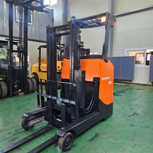 저렴한 중고지게차 두산1.8톤 전동지게차