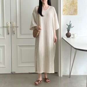 여름 50대 미시 중년여성 시원한 밑단 트임 브이넥 반팔 박시핏 빅사이즈 반팔 롱 원피스