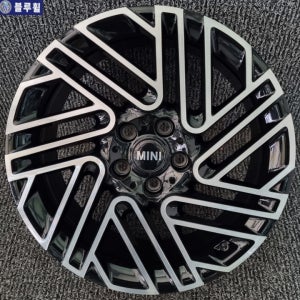 BMW 미니 클럽맨 F54 언톨드 에디션 18인치 블랙폴리쉬 순정 휠 (한대분 4개)