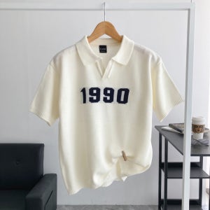 남자반팔니트 오픈카라 레터링 1990 플로 커플