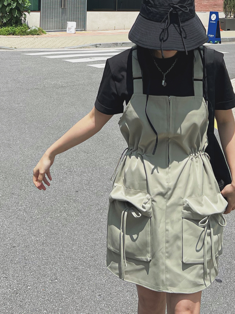 앞지퍼 허리 스트링 카고 리본 멜빵 미니 원피스 카키 블랙