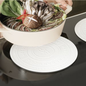 하루의공간 레터링 인덕션 보호 실리콘 매트 냄비 받침 패드 덮개 가리개 화이트 20cm