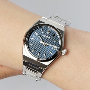 세이코 사파이어 크리스탈 여성 메탈시계 SUR575P1