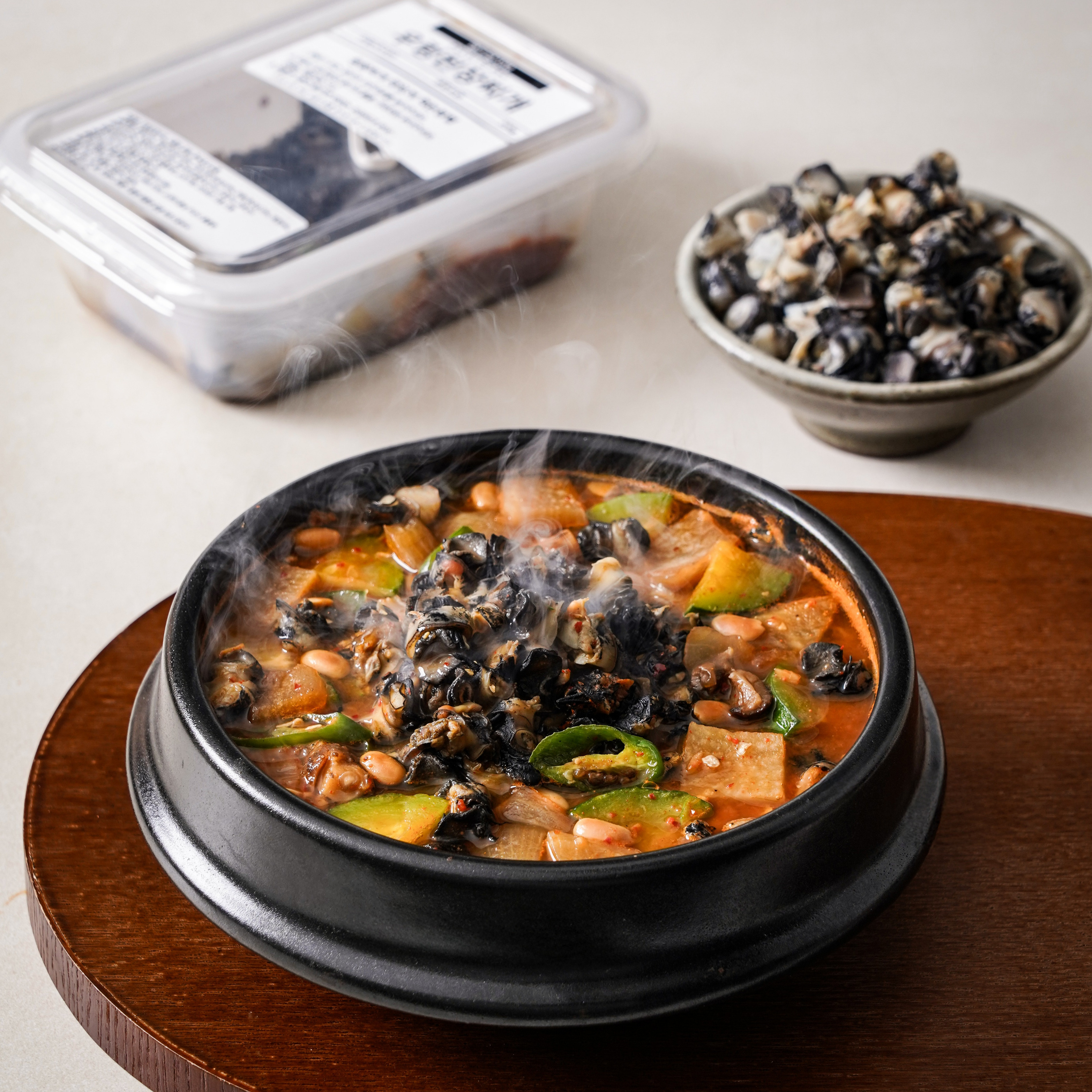 Chewy Large Whelk Doenjang Jjigae (Soybean Paste Stew) for 2-3 Servings