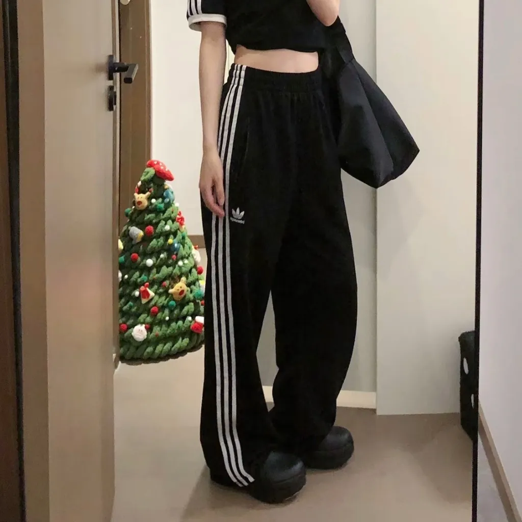 아디다스 파이어버드 루즈핏 여성 트랙 팬츠 트레이닝 바지 블랙 IT7404