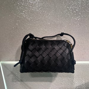 26SS 보테가베네타 여성 인트레치아토 콘서트 파우치백 블랙 794258