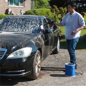 2025년형 고압분사기 모던 초강력 워터건 밧데리2개 세차 농약 물총 전동 세차건 물청소