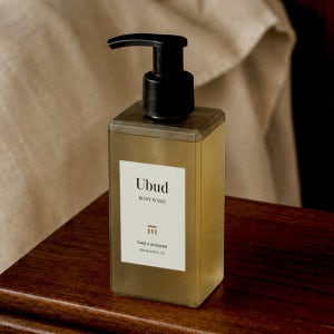 퍼퓸 바디워시 250ml 비건 저자극 프레시 우디 우붓 테이크어샤워