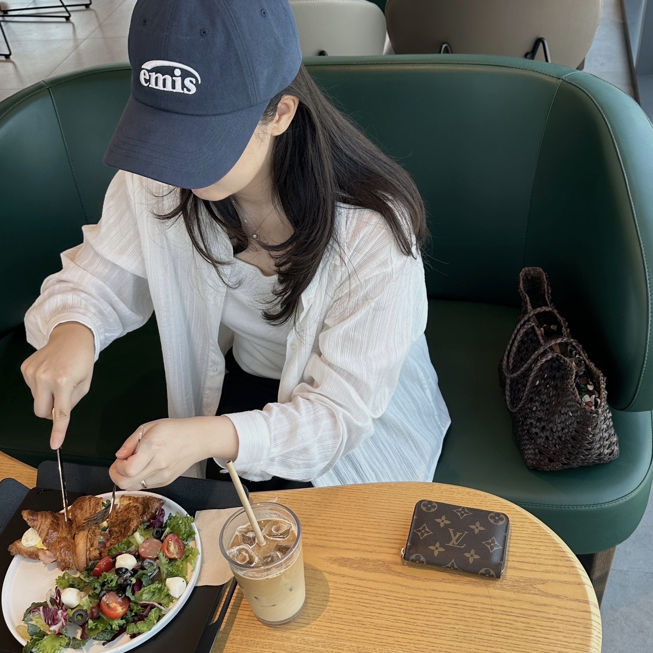 (재진행) 여성 시스루남방 화이트 스트라이프 줄지셔츠 블라우스 셔츠 살안타템 송혜교