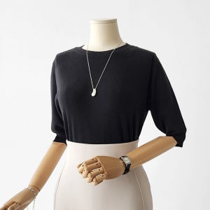 자체제작 숄더라인 라운드넥니트 5부소매 부드러운 소재(비스코스49%)