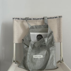 글로시 에코 숄더백 실버백