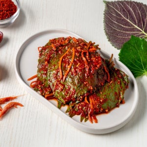 국내산 100% 우리 농산물 전라남도 맛 그대로 담은 땡초 깻잎김치 500g