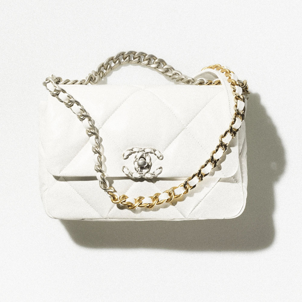 샤넬 CHANEL 19 핸드백 화이트 AS1160 B07327 10601