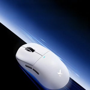 MCHOSE M7 무선 게이밍 경량 마우스 3모드 PAW3395 500mAh 화이트