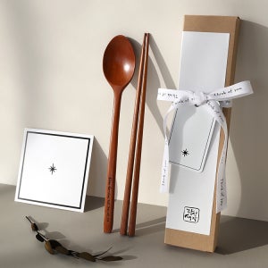각인 옻칠 나무 수저세트 학원 교회 개업 답례품 외국인 선물 우드 수저