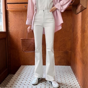 (SALE) 화이트 스판 롱 세미부츠컷 바지