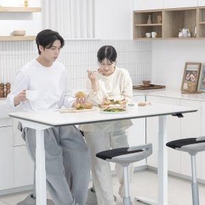 주방 서서 쓰는 모션테이블 전동식 자동 높낮이