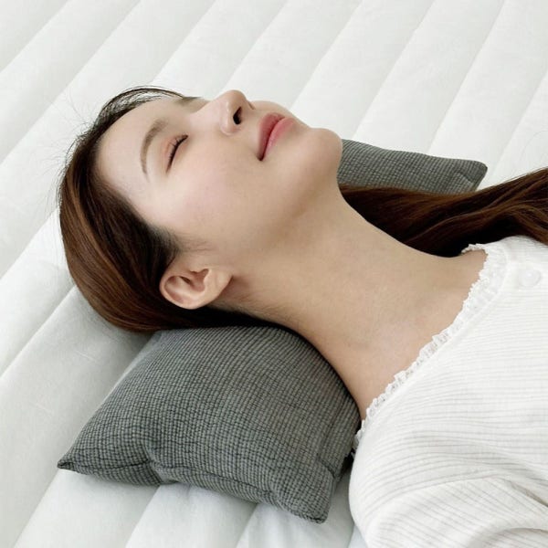 집앤콕 경추베개 메밀 목디스크 누빔 차콜 낮잠 일자목 거북목 베개