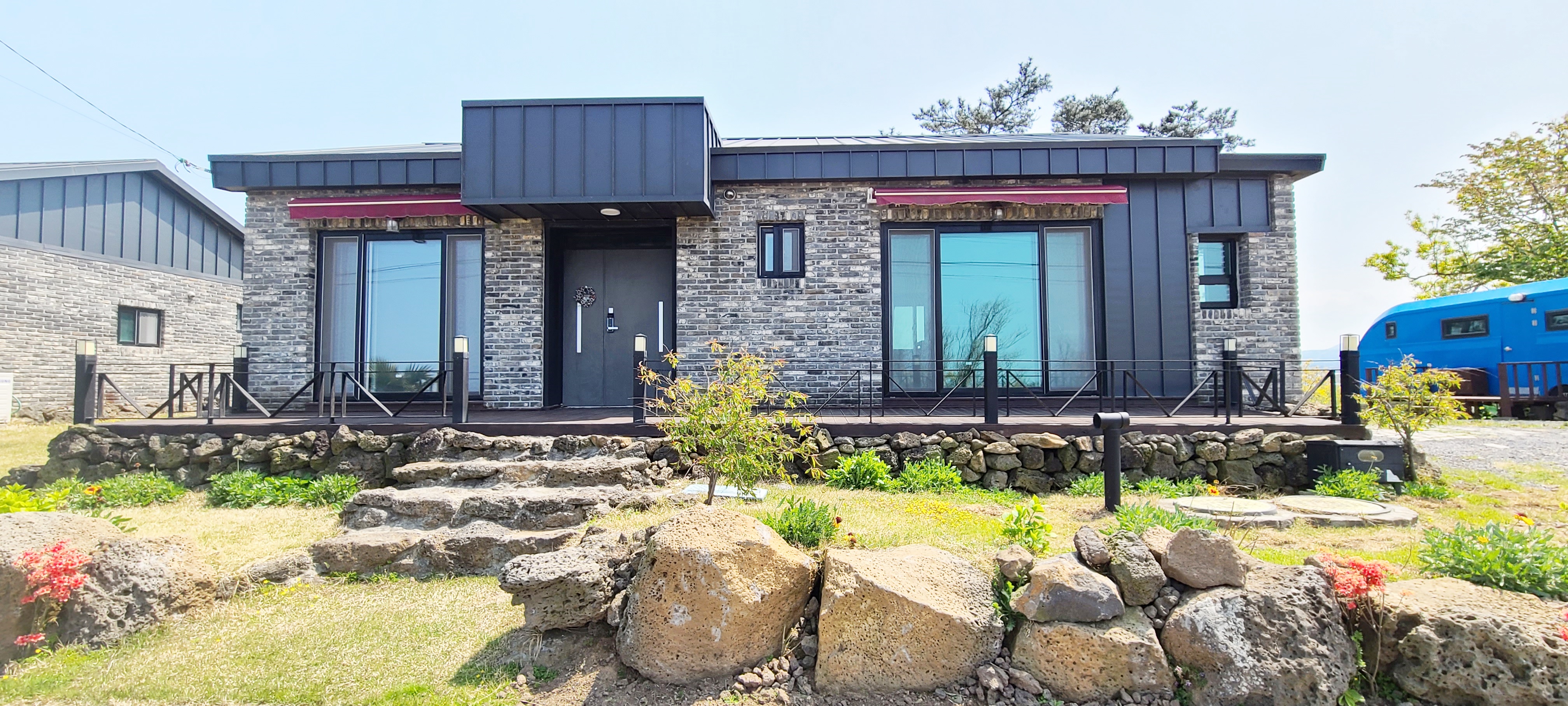 [아이동반 단독 독채] 30평 독채/ 100평이상의 마당 한달/보름/이주/일주일살기 장기숙소/장기숙박