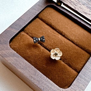 14k 18k 샴페인골드 리얼화이트 엔틱 블랙 리본 꽃 금 피어싱