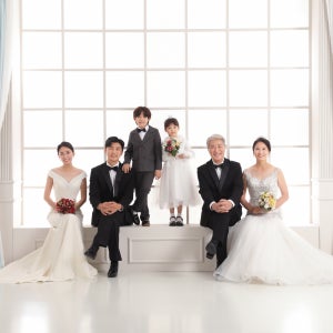 인천가족사진,리마인드웨딩 송도신도시 퀸즈가오늘스튜디오 원본제공,부모님 헤메무료 기념일 가족사진 칠순,팔순가족사진 인천유일5포즈촬영 원본제공