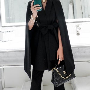 케이프 망토 정장 격식 파티 연회 연말 공연 시상 무대 하프 코트 자켓 부츠 컷 팬츠 투피스 수트