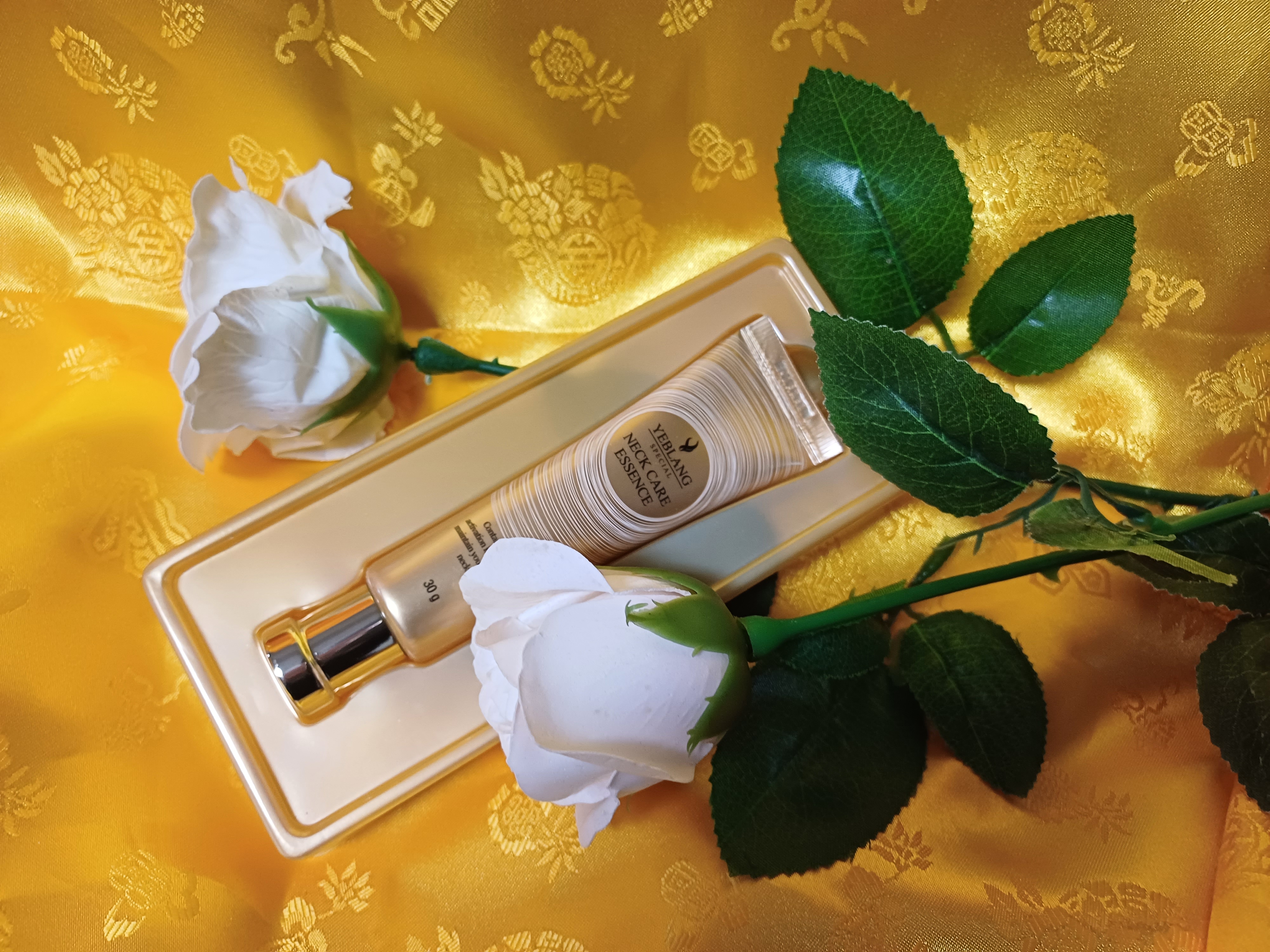 예브랑넥케어에센스