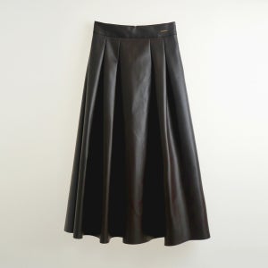 컨템포 펜던트 플리츠 레더 롱스커트 롱
