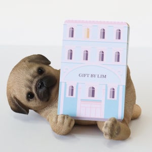 발라당 퍼그 강아지 장식 소품 핸드폰 명함 거치대 강아지 장식품 집들이 이사 취직 선물