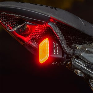 엔피트닉스 큐브라이트 3K 카본 스마트 후미등