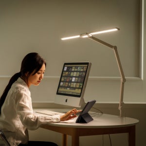 모니터스탠드조명 플리커프리스탠드 전기 시력보호 초등학생 책상스탠드등 led 독서 심플형