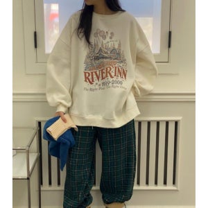 리버 빈티지 프린팅 트임 기모 박시핏 맨투맨