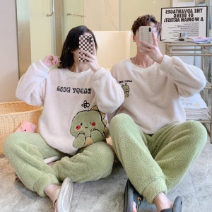 공룡사랑 도톰 커플용 극세사 수면잠옷 상하의 세트