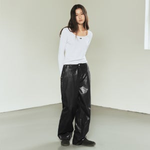[오아이오아이컬렉션] 뉴 노멀 스퀘어넥 긴팔 티셔츠 [WHITE]