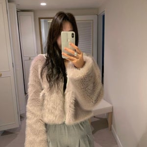 poster 포스터 시부야 퍼 크롭 포켓 노카라 라운드 루즈핏 여리핏 겨울 아우터 자켓