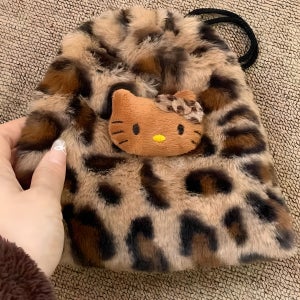 심플 시크 호피무늬 파우치 복주머니 크로스백 헬로 키티 센스있는 아이템