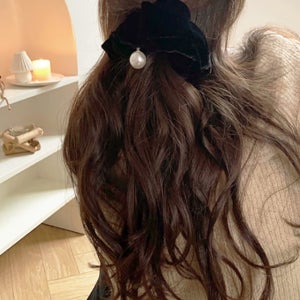 블랙 벨벳 진주 포인트 곱창머리끈 헤어슈슈 똥머리 포니테일 예쁜 짱짱한머리끈 스크런치
