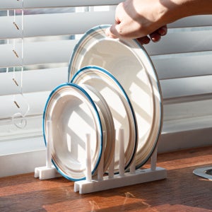 롬에이 네티 조절식 접시꽂이 폭 조절 접시 그릇 정리대 거치대 접시렉