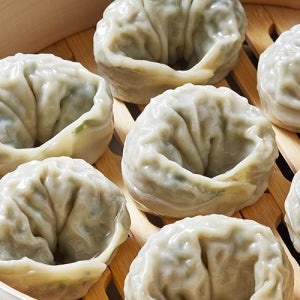 한만두 푸짐한X통새우 만두세트 5종 (푸짐한왕만두 280g, 매콤한미니전병 250g 각1봉 + 통새우 200g 3봉)