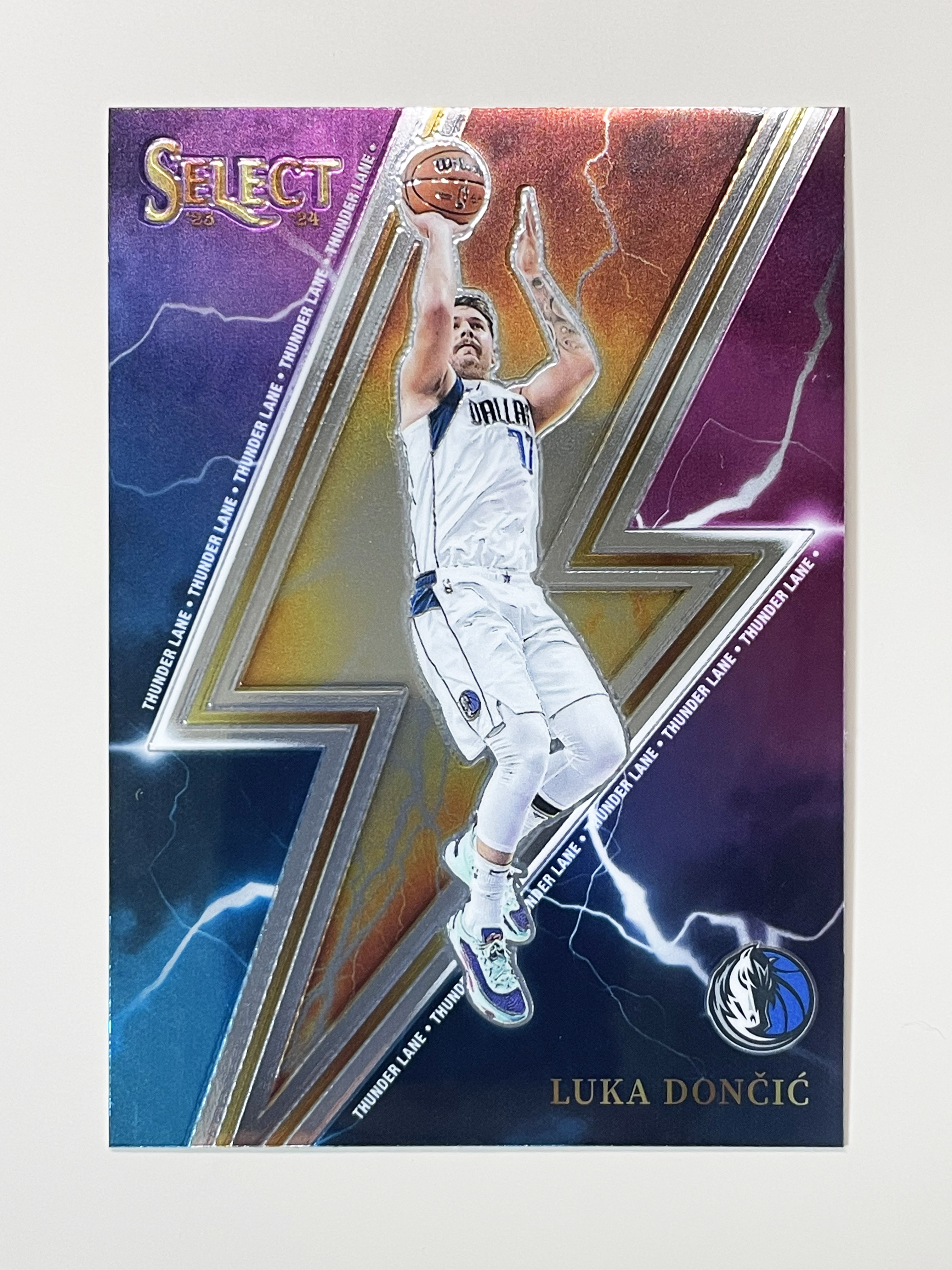 23-24 Select Thunder Lane #3 루카 돈치치