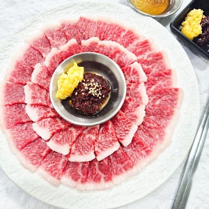 한우 투뿔 생차돌사시미 150g 생차돌 덩어리 육회 차돌사시미 [새롬한우]